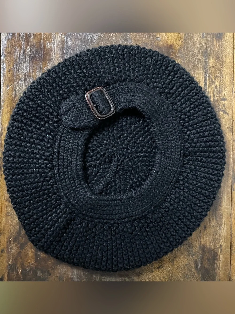 Vintage J. Crew seed stitch black beret/tam with buckle detail (one-size)